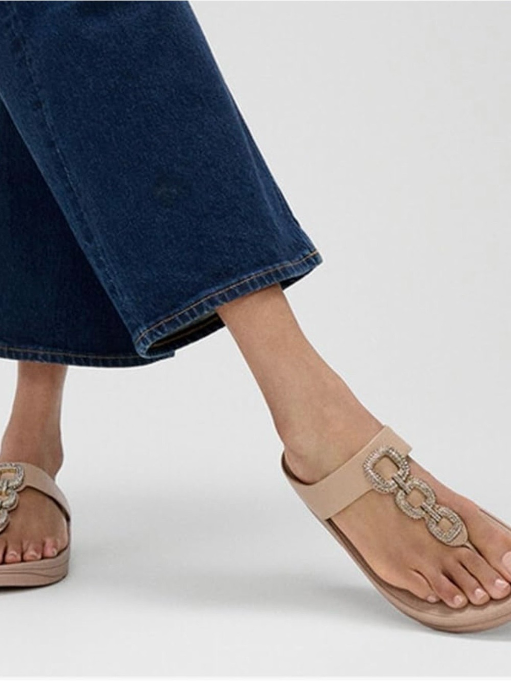 FitFlop Women's Fino Crystal-Chain Leather Toe-Post Sandal